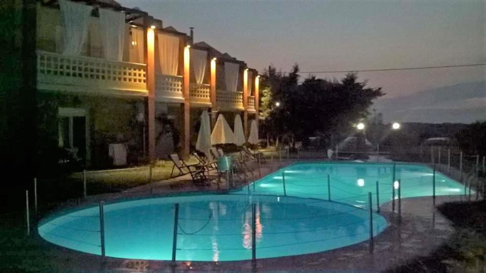 Ydna Family Hotel Apartments 포씨디 외부 사진