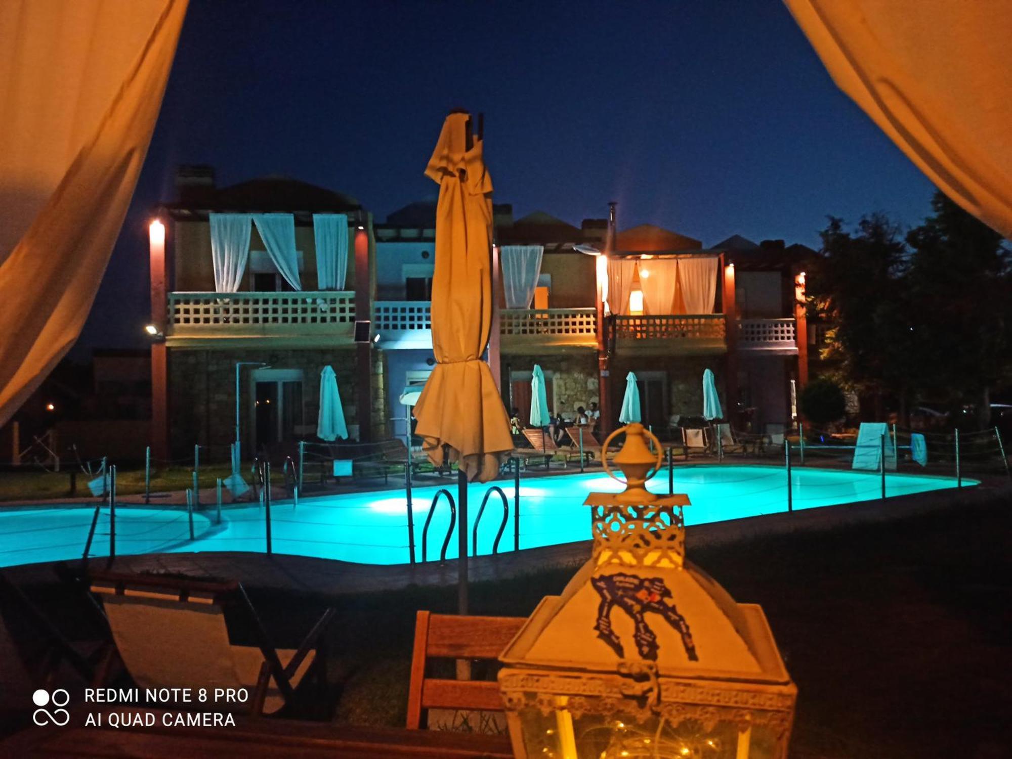 Ydna Family Hotel Apartments 포씨디 외부 사진