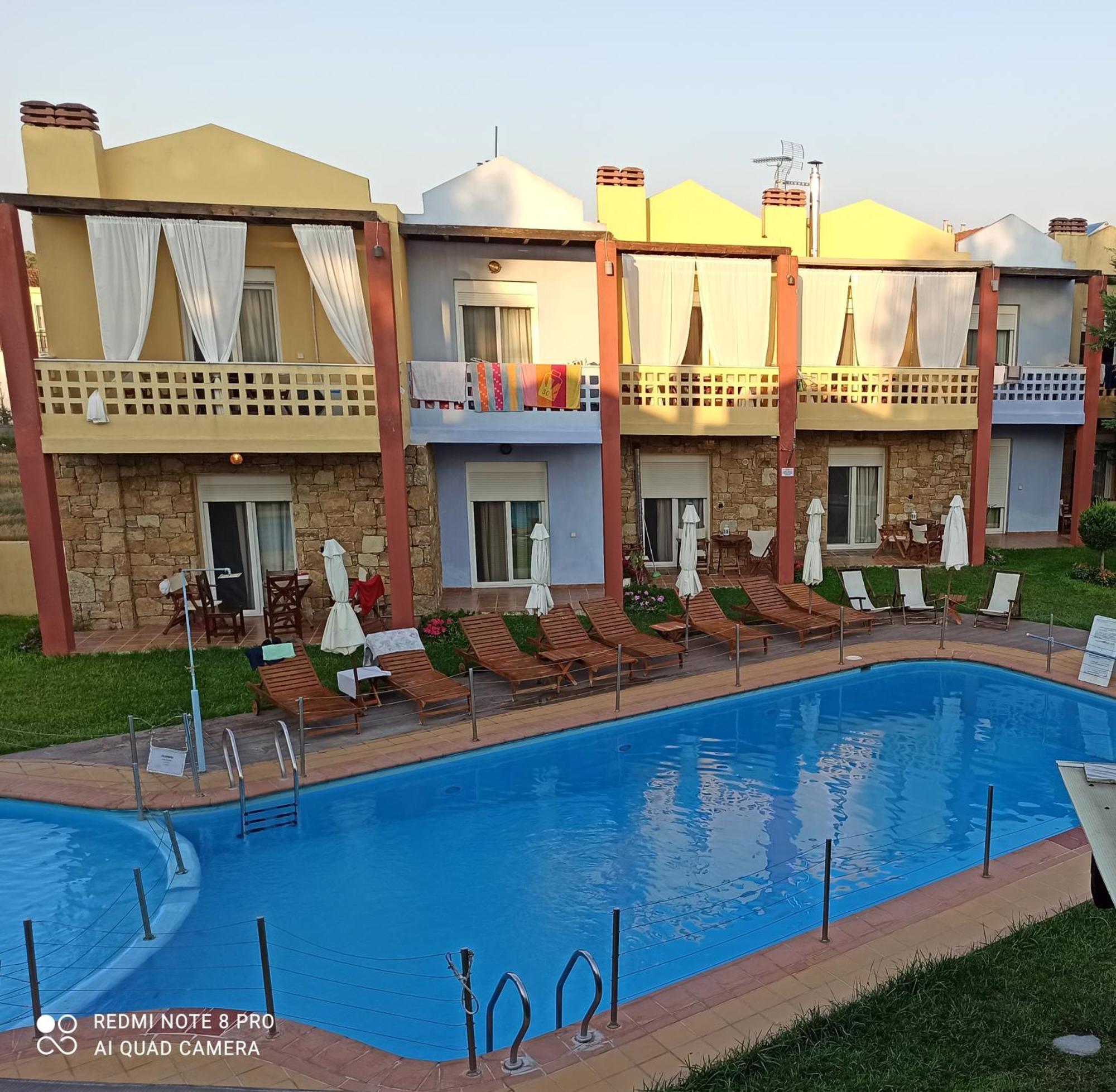 Ydna Family Hotel Apartments 포씨디 외부 사진