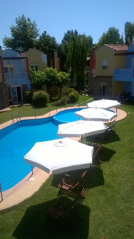 Ydna Family Hotel Apartments 포씨디 외부 사진
