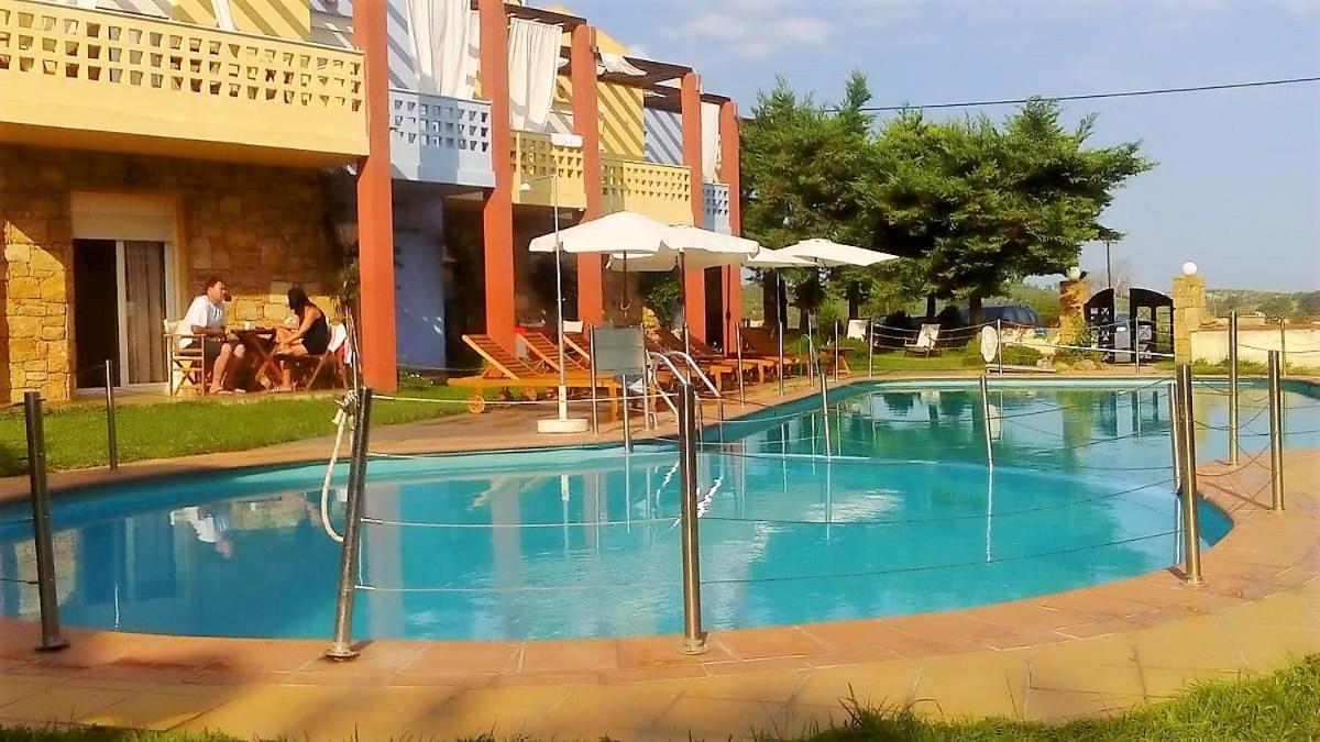 Ydna Family Hotel Apartments 포씨디 외부 사진